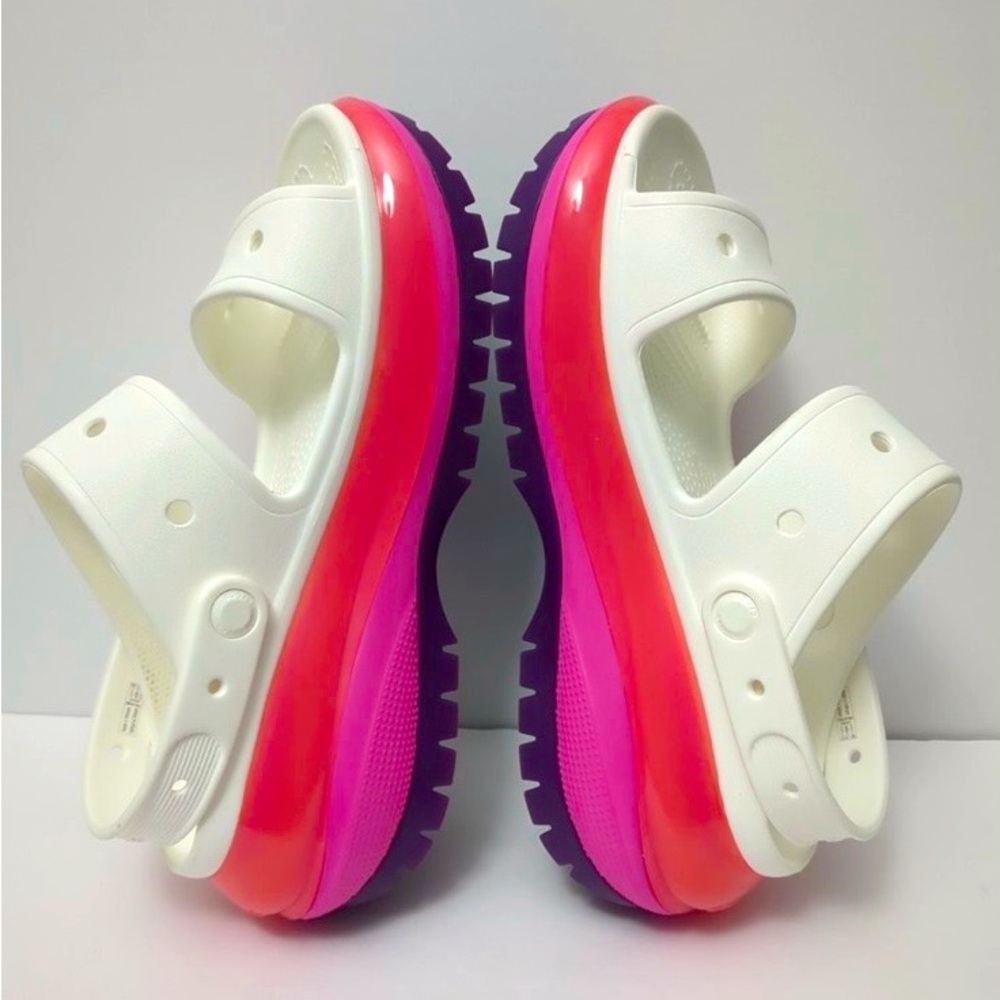 Crocs sandals 9 💓